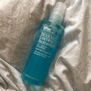 Bliss fabulous foaming face wash 200ml